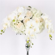 Horizontal Line Design Flower Arrangement