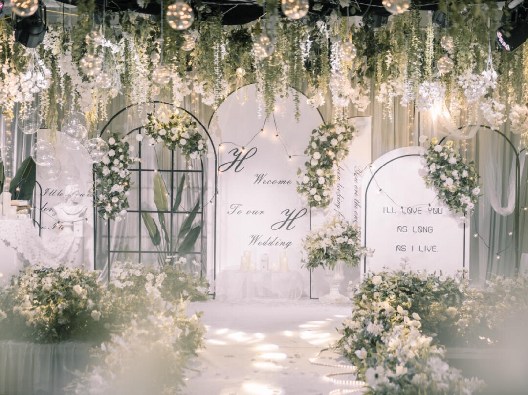 indoor trellis wedding arch10