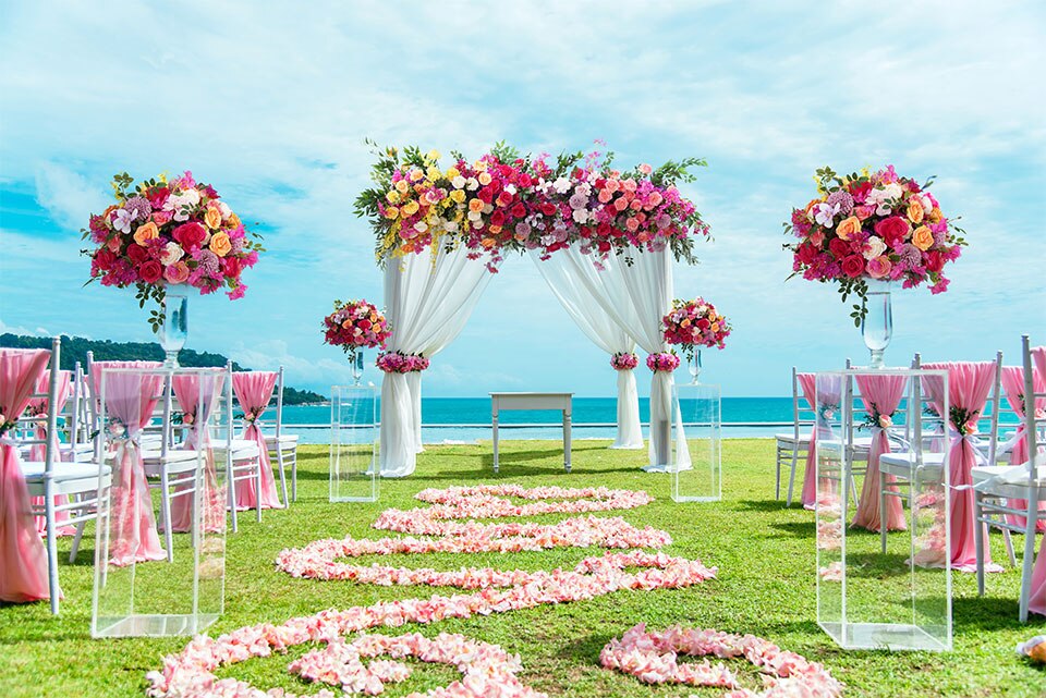 modern lily flower arrangement