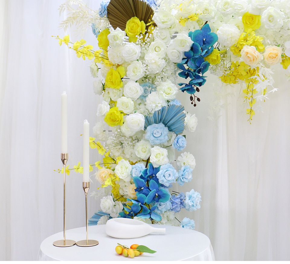 blue and white traditional wedding decor10