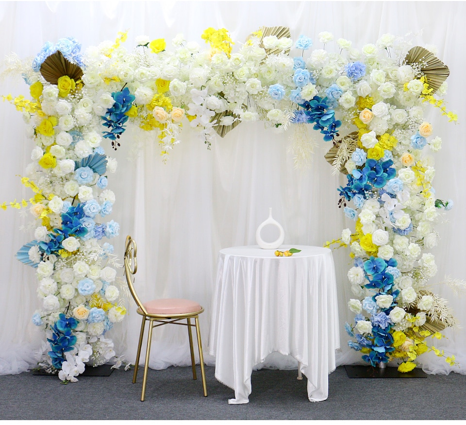 blue and white traditional wedding decor7