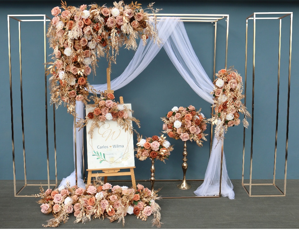 gold flower stands for wedding9