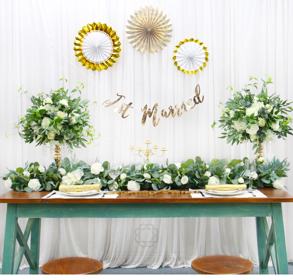 green white and gold wedding decor